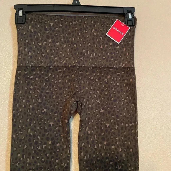 ⭐️⭐️SPANX⭐️⭐️ - Picture 4 of 4